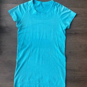 Lululemon Swiftly Tech Short Sleeve Shirt Size 6 Blue